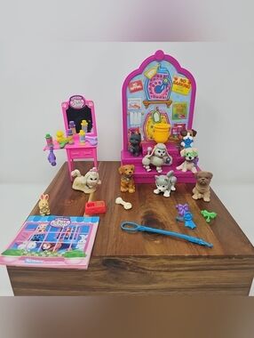 Littlest Pet Shop Mini Playset with Pet Shop Splash